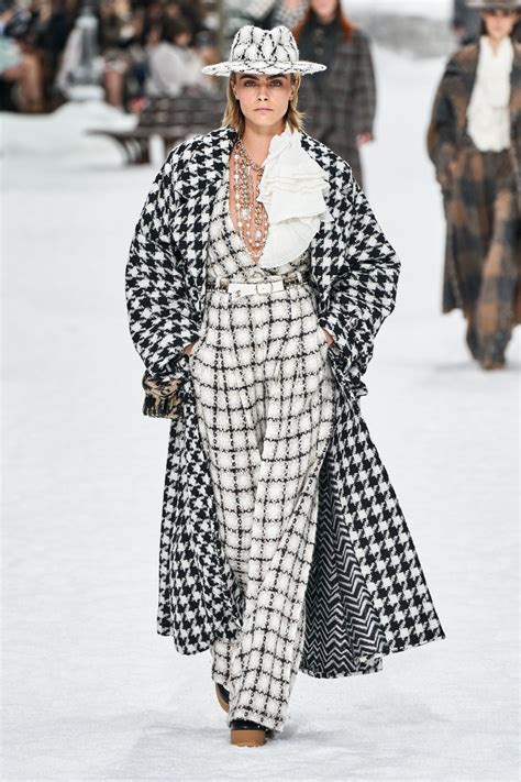 chanel 2104 runway|Chanel runway fashion.